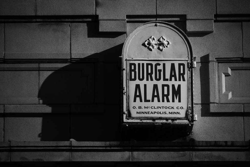 Burglar-Alarm