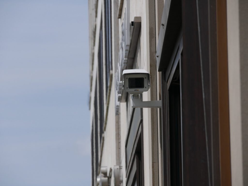 Pros and Cons of Video Monitoring Systems